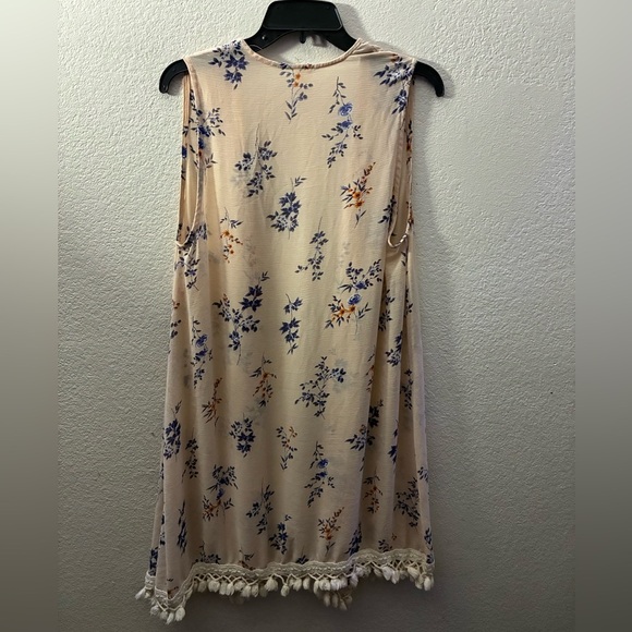 I Joah Floral Sleeveless Kimono with Tassel Hem M - Picture 3 of 10